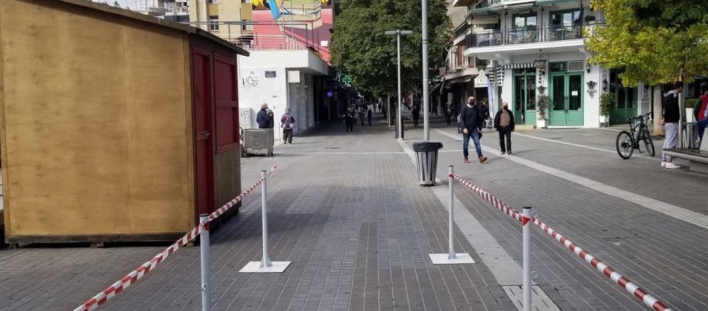Θυμίζει πόλη-φάντασμα η Καστοριά μετά το νέο lockdown – Κλειστά σχολεία και έρημοι δρόμοι απαρτίζουν το σκηνικό (βίντεο)