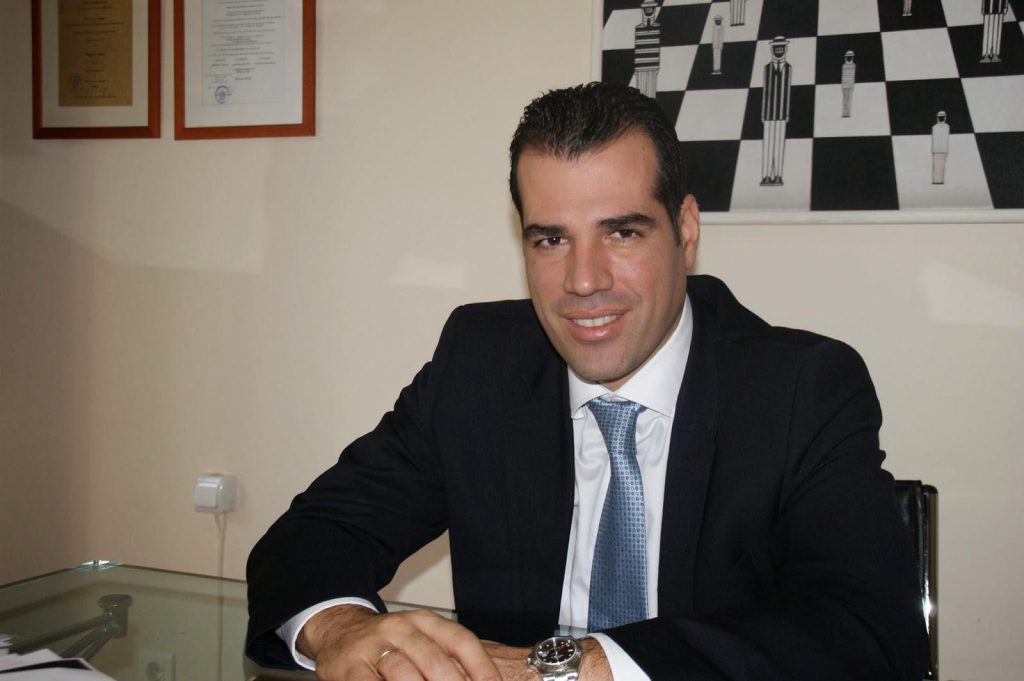 Θ.Πλεύρης: «Τον ΣΥΡΙΖΑ το μόνο που τον ενδιέφερε ήταν να τιμωρεί όσους ελεύθερους επαγγελματίες έβγαζαν χρήματα»