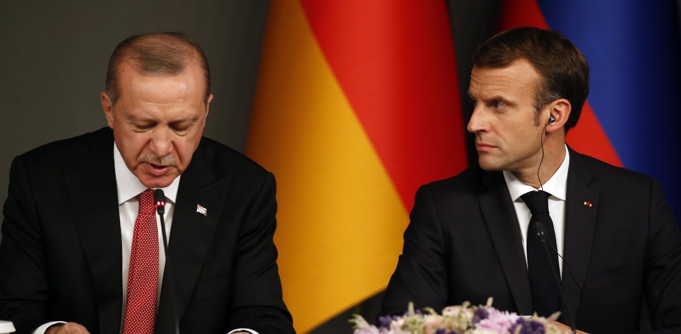 Στο «κόκκινο» οι γαλλοτουρκικές σχέσεις – Ερντογάν: «Η Ευρώπη θα πέσει εκ των έσω – Άνοιξε μέτωπο με τους μουσουλμάνους»