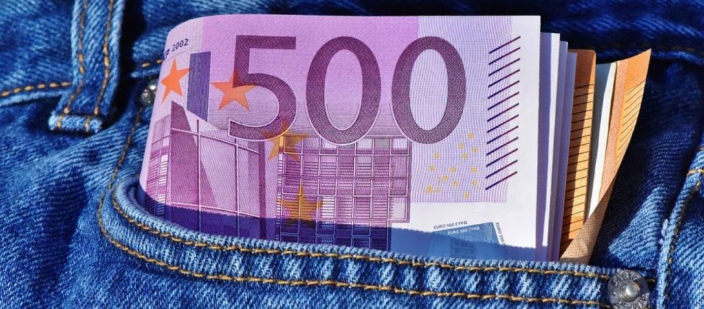 Αυξάνονται οι μισθοί στον ιδιωτικό τομέα από τον Ιανουάριο του 2021 – Αναλυτικά παραδείγματα (πίνακες)