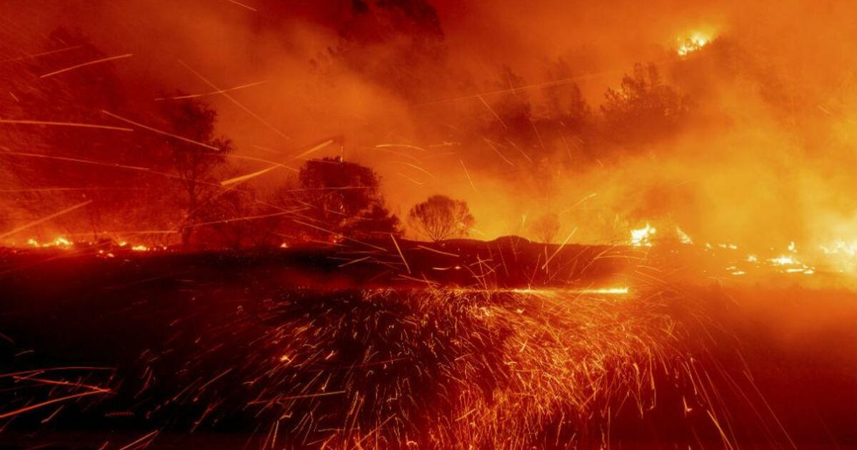 Καλιφόρνια: Ξέσπασε μεγάλη πυρκαγιά – Aπομακρύνθηκαν 60.000 κάτοικοι (βίντεο)