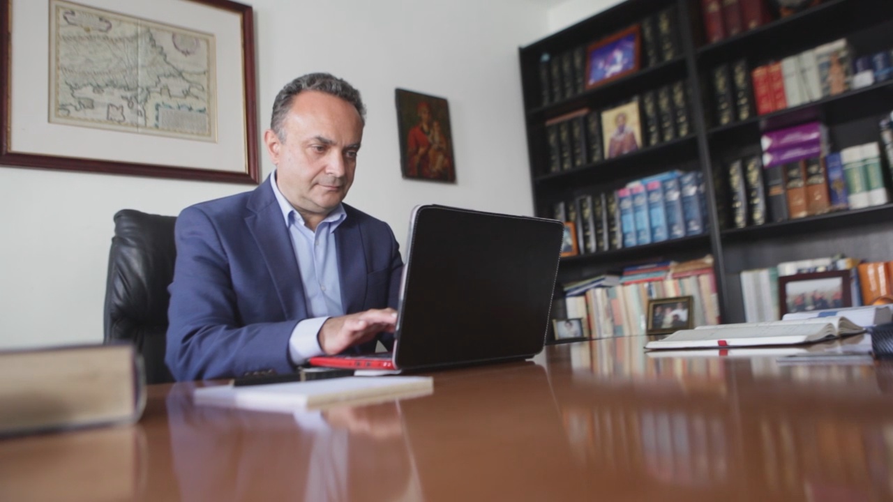 ΝΔ: Θετικός στον κορωνοϊό ο βουλευτής Σταύρος Κελέτσης