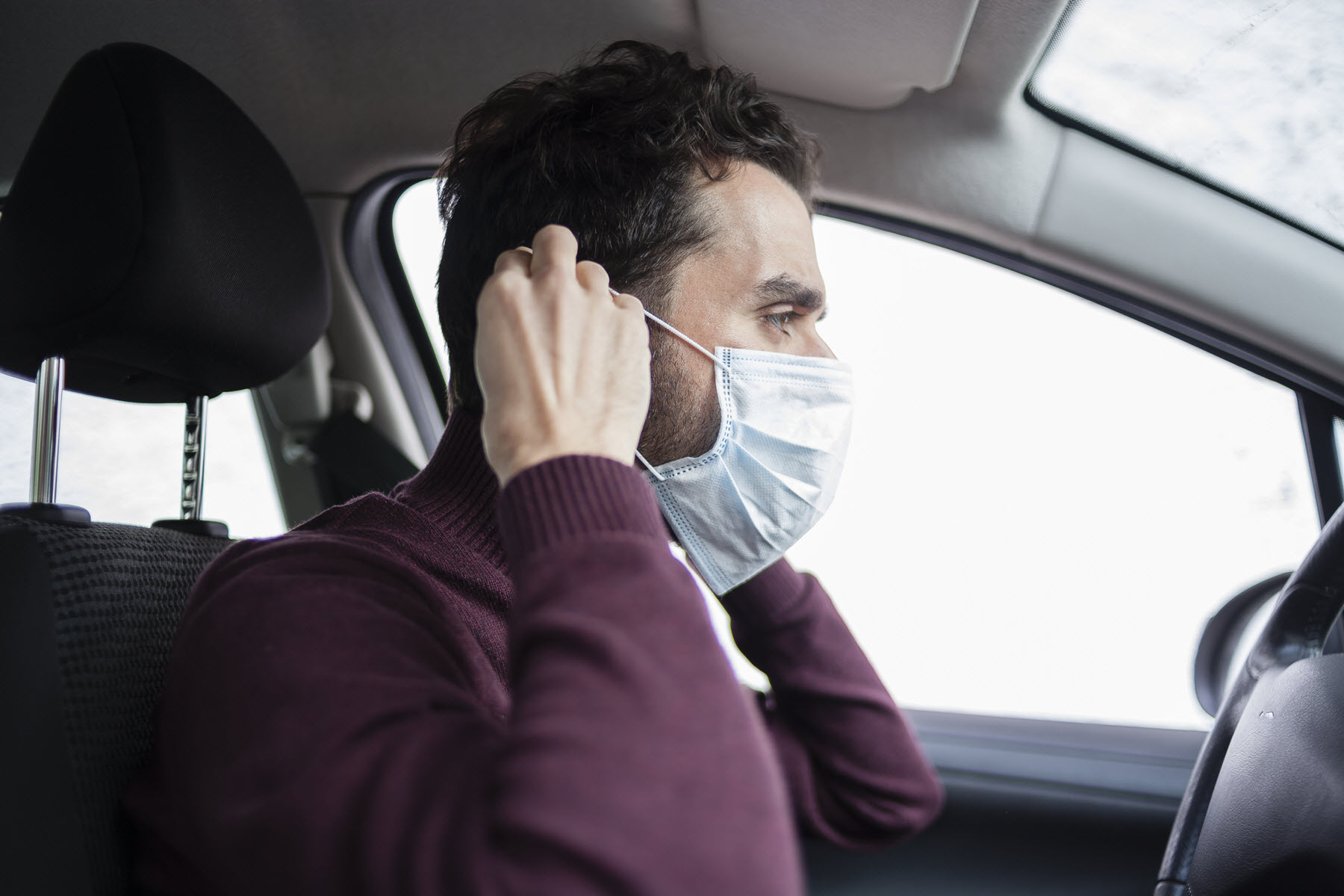 Πότε είναι υποχρεωτική η χρήση μάσκας μέσα στο αυτοκίνητο;