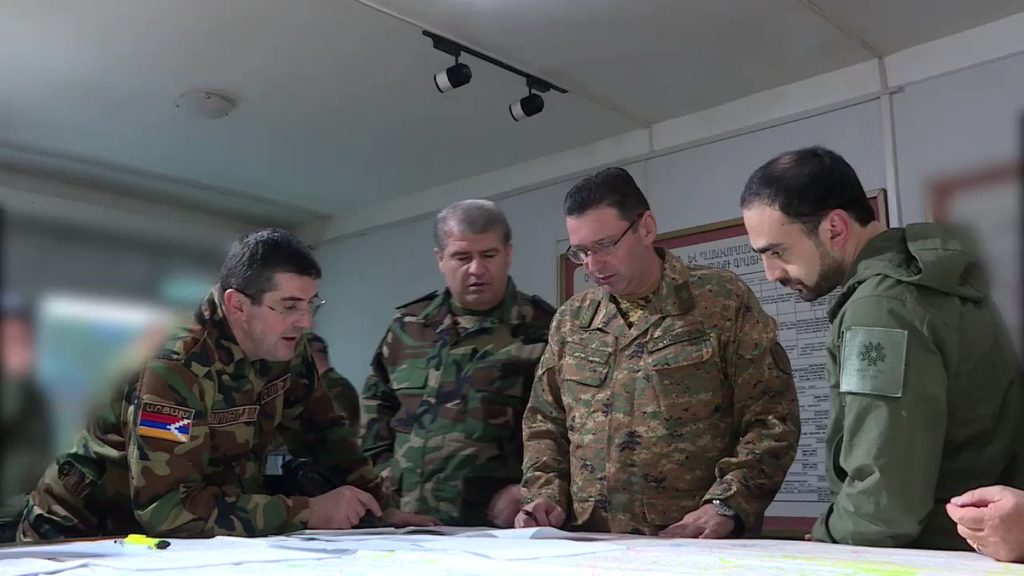 Αζερμπαϊτζάν: «Σκοτώσαμε τον υπουργό Άμυνας του Αρτσάχ – Τον χτυπήσαμε με drone» – Διαψεύδουν οι Αρμένιοι (βίντεο)