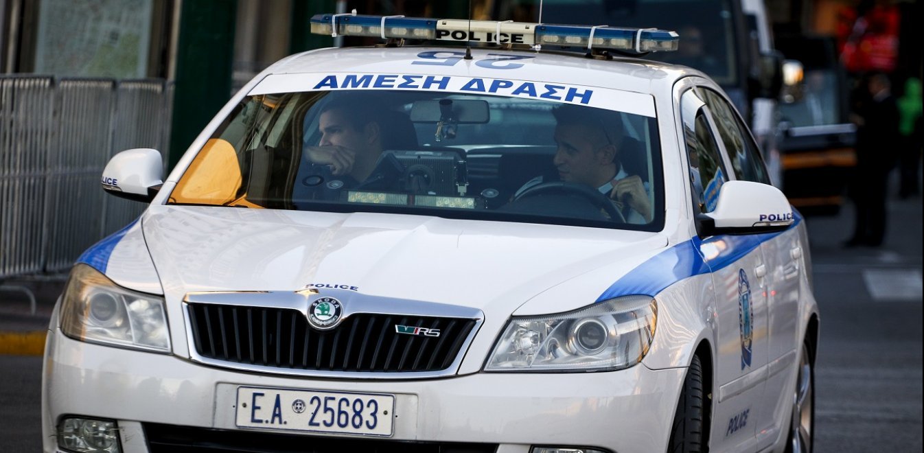 Ένοπλη ληστεία σε εταιρεία στη Θεσσαλονίκη – Η στιγμή που οι δράστες σέρνουν τον υπάλληλο (βίντεο)