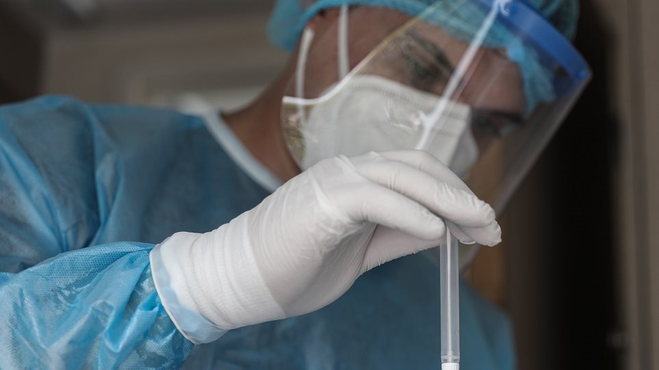 Πάνω από 600 τεστ σε εργαζόμενους των επιχειρήσεων «Πίνδος» και «Νιτσιάκος»