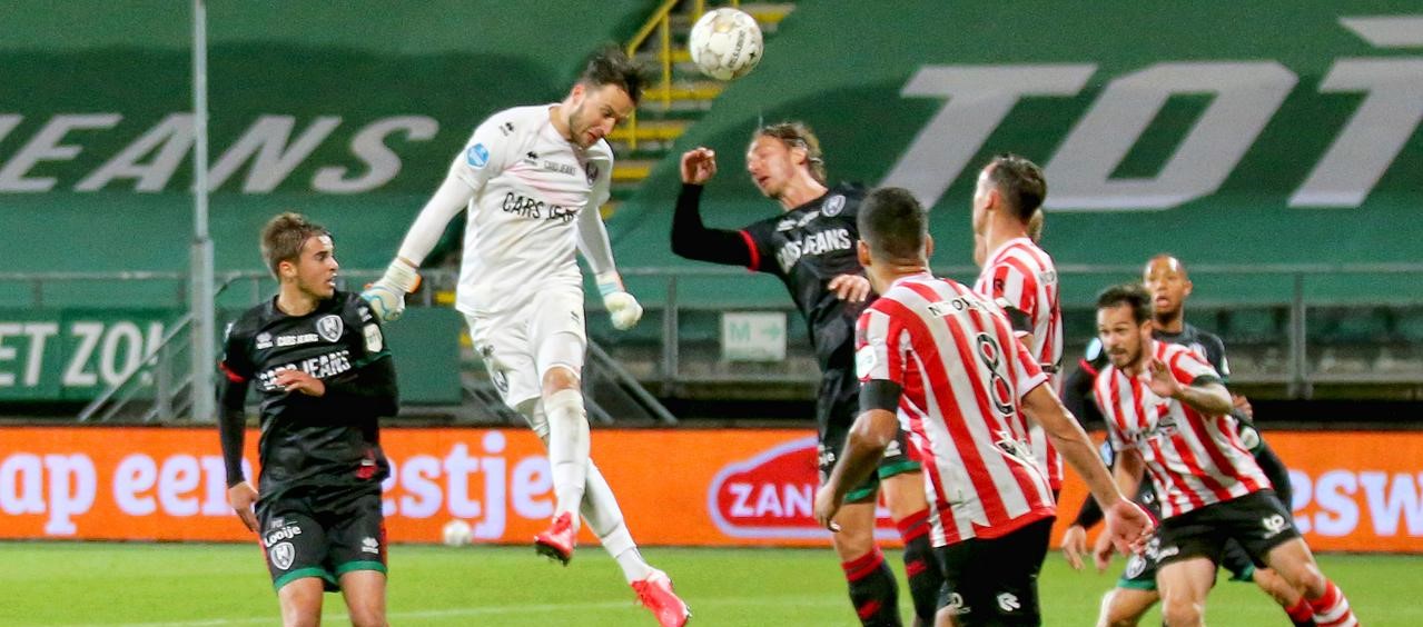 Ολλανδία: Tερματοφύλακας σκόραρε σε κόρνερ στο 94’ κι έδωσε την πρόκριση στα πέναλτι (βίντεο)