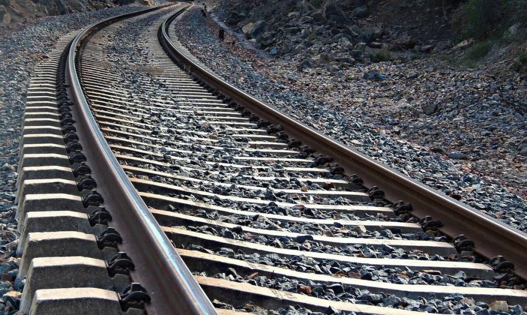 Βραζιλία: Άνδρας «άφησε» το αυτοκίνητο σε διάβαση ενώ το τρένο πλησίαζε (βίντεο)