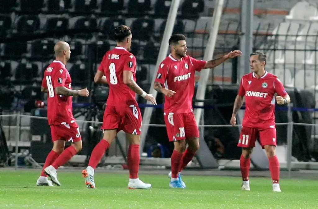 Europa League: Απίστευτο γκολ από το κέντρο για την Ομόνοια απέναντι στην Αϊντχόφεν (βίντεο)