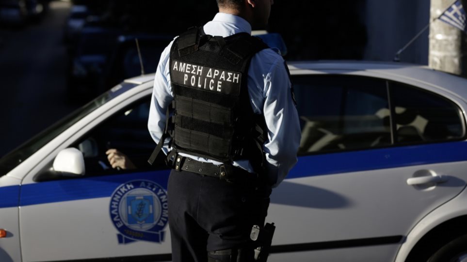 Άνδρας χτύπησε άγρια τη σύζυγό στη Νέα Αρτάκη – Την έσωσε η αστυνομία