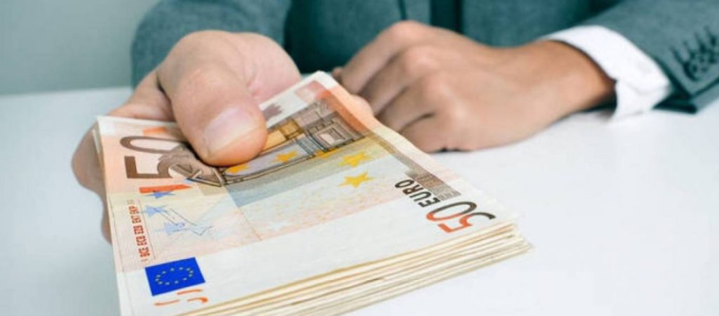 Ενισχύσεις ύψους 7,9 δισ. ευρώ έχουν δοθεί μέχρι σήμερα σε όσους πλήττονται από τον κορωνοϊό