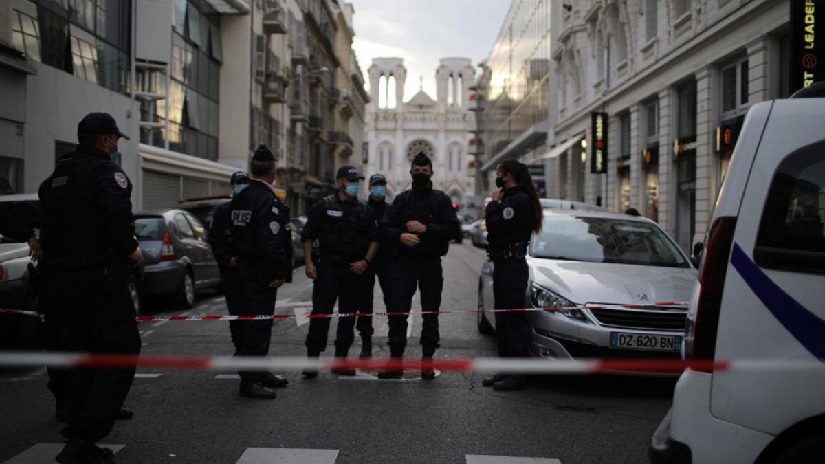 Αποτράπηκε νέο μακελειό στην Γαλλία – Συνέλαβαν Αφγανό με μαχαίρι 30 εκατοστών στην Λυών