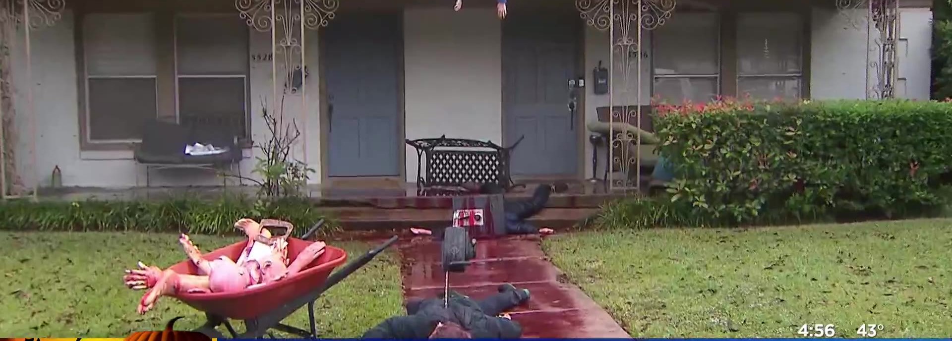 HΠΑ: Άντρας γέμισε την αυλή του με σφαγιασμένα πτώματα για το… Halloween (βίντεο)