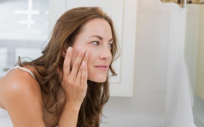 Ενήλικη ακμή – maskne: Δείτε πώς να απαλλαγείτε