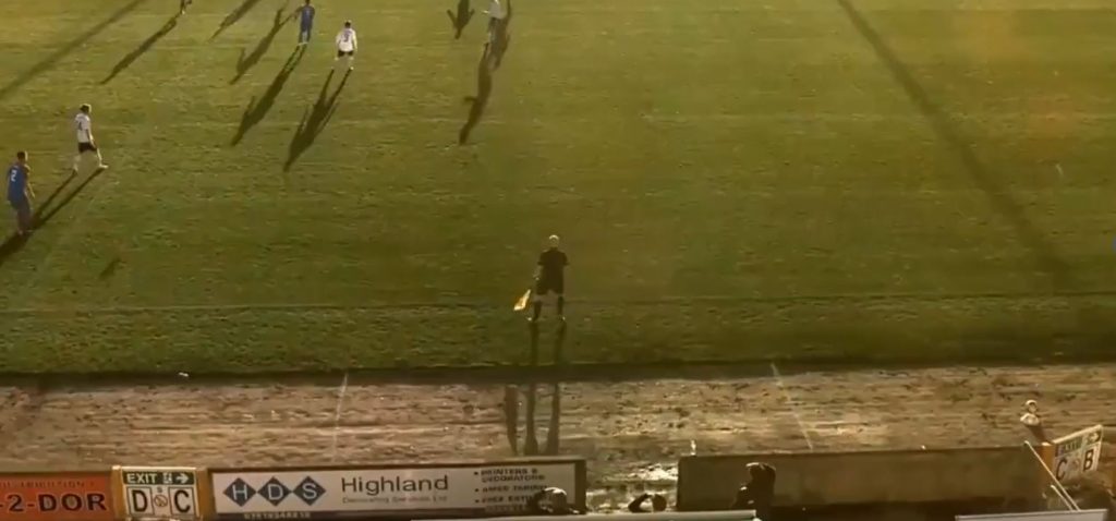 Ρομπότ-κάμερα μπέρδεψε την φαλάκρα του επόπτη με… την μπάλα! (βίντεο)