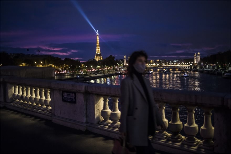 «Χάος» στη Γαλλία:  Ουρές χιλιομέτρων στο Παρίσι λόγω μαζικής εξόδου των πολιτών πριν το lockdown (βίντεο-φωτο)