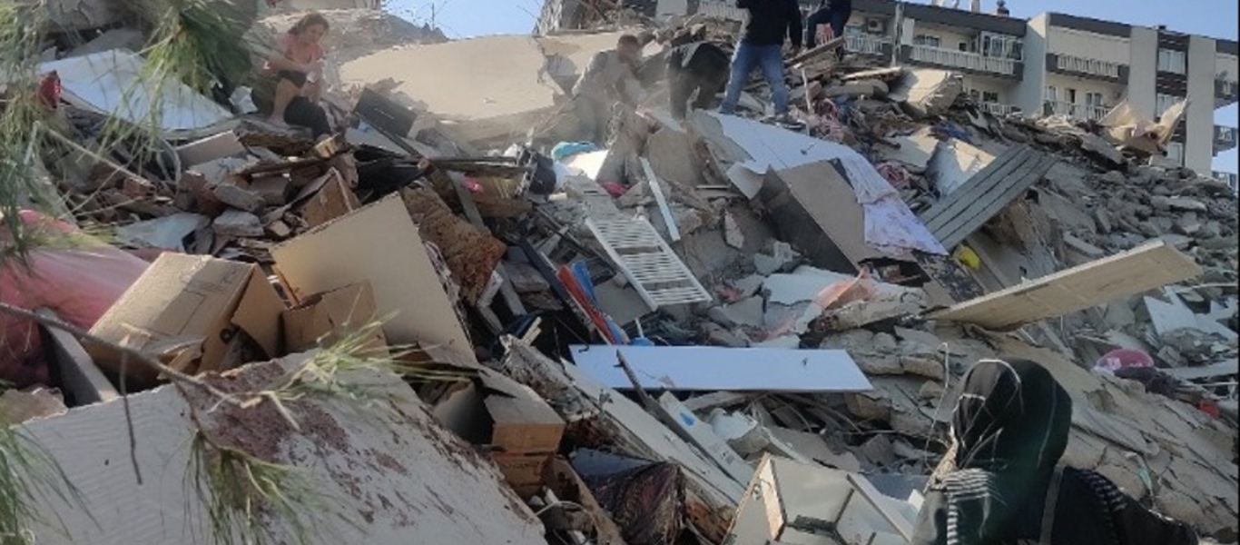 Σεισμός στην Τουρκία: Σοκαριστικό βίντεο κατά την διάρκεια κατάρρευσης κτηρίου (βίντεο)