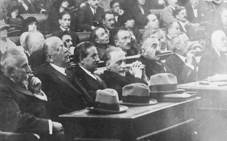 Σαν σήμερα το 1922 συνέρχεται το δικαστήριο για την δίκη των «6»