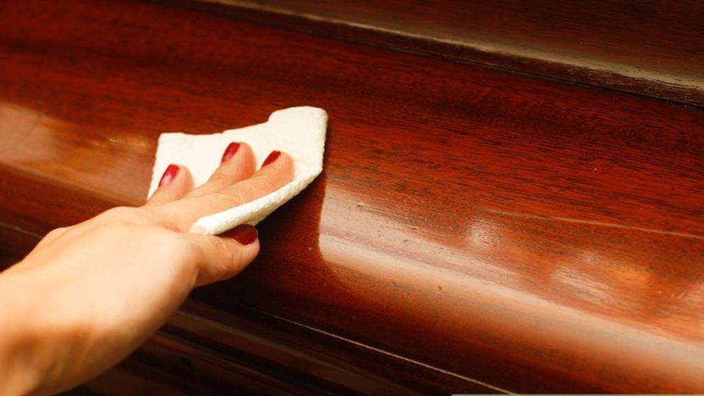 Πώς θα καθαρίσετε τα έπιπλα σας