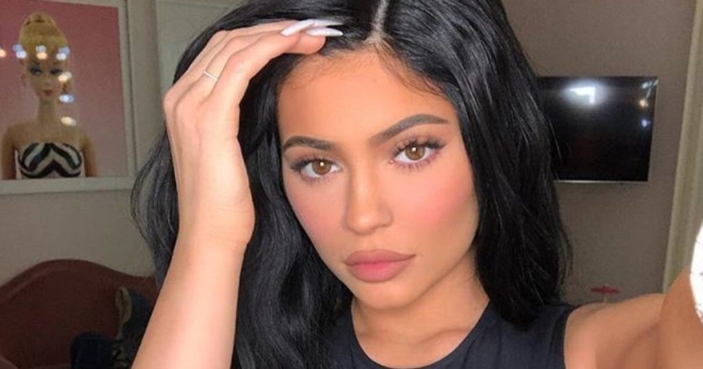 Κάιλι Τζένερ: Μεταμορφώνεται σε «καυτή» Power Ranger και μοιράζει «εγκεφαλικά» (βίντεο-φωτο)