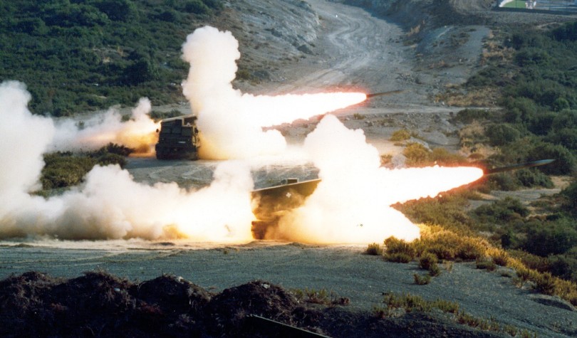 Μαζικές βολές ρουκετών στον Έβρο σε θάλασσα και στεριά από την ΧΙΙ Μεραρχία Πεζικού