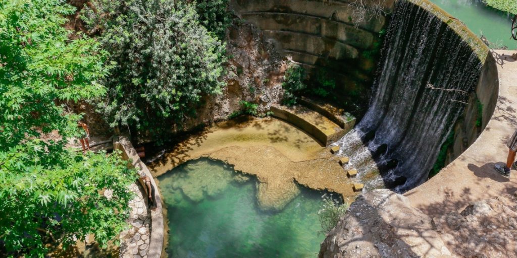 Επτά Πηγές: Το τούνελ που σε οδηγεί σε έναν μικρό παράδεισο (φωτό)