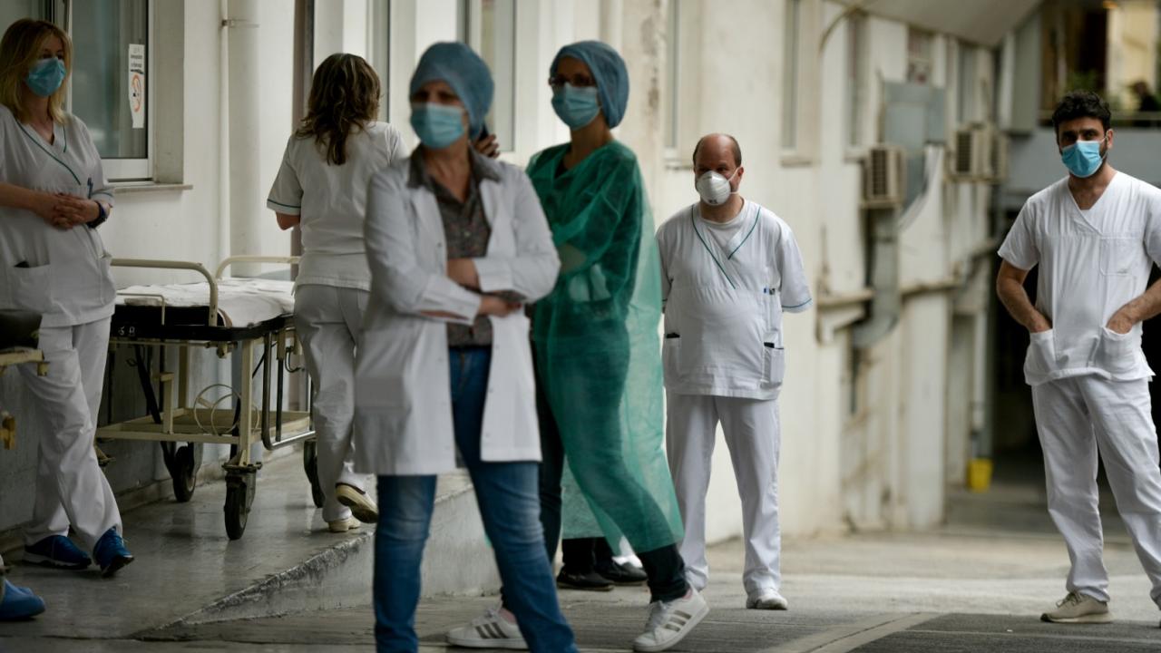 Οργή γιατρών του ΕΣΥ για την ματαίωση με κυβερνητική εντολή του 80% των χειρουργείων: «Θανατηφόρα απόφαση»