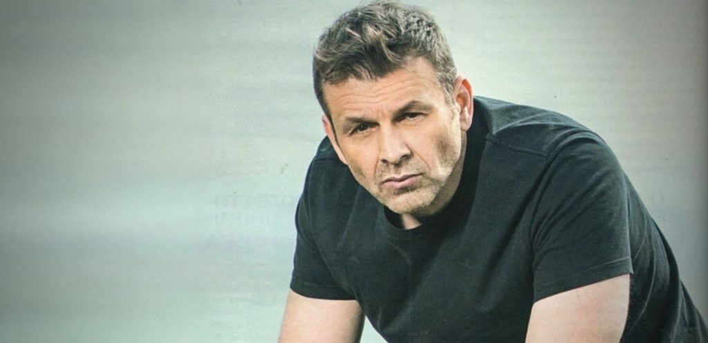 Απόστολος Γκλέτσος: Χόρεψε με λεβεντιά και πάθος και… «έκλεψε» την παράσταση (βίντεο)