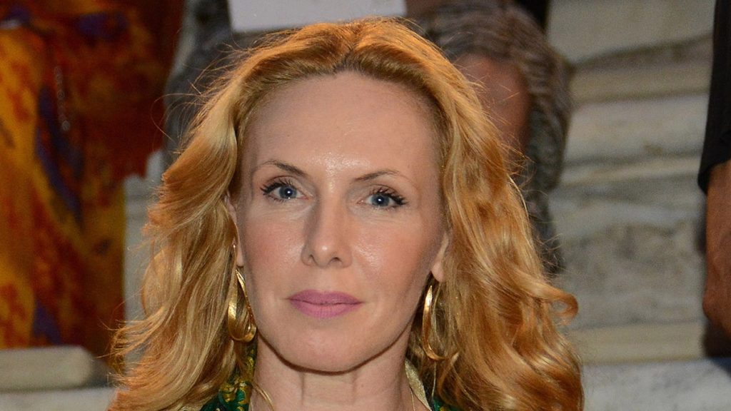 Ε.Παπούλια: «Έφαγα πολύ ξύλο από τους δημοσιογράφους – Από εκεί που σε λάτρευαν σε διέλυαν» (βίντεο)