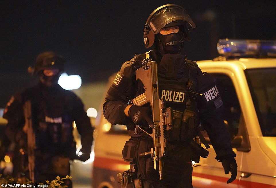 Τρομοκράτες με βαρύ οπλισμό στην Βιέννη – Κινητοποιείται ο Στρατός