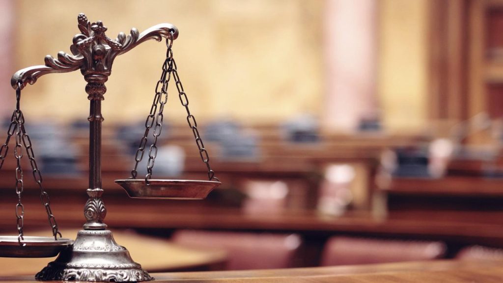 Eνωση Δικαστών και Εισαγγελέων: «Να ληφθούν μέτρα προστασίας από την πανδημία του κορωνοϊου και στα πολιτικά δικαστήρια»