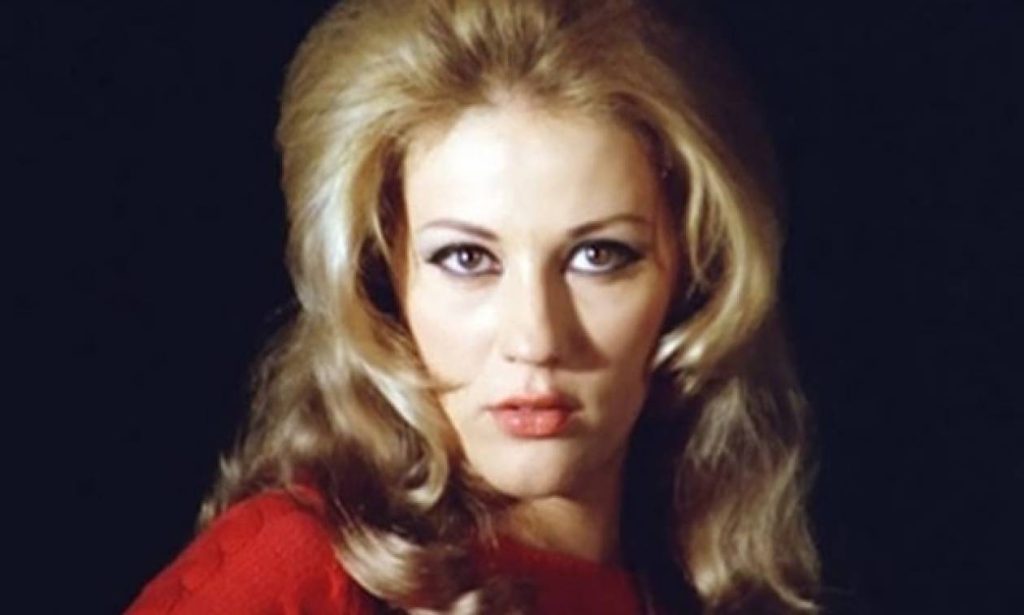 Ζωή Λάσκαρη: To σπάνιο κλικ με μπικίνι για τις ανάγκες βέλγικου περιοδικού (φωτο)