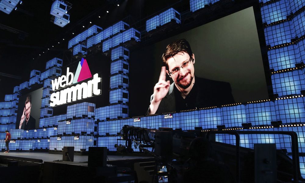 Έτοιμος να ζητήσει και την ρωσική υπηκοότητα ο Ε. Σνόουντεν εκτός από την επ’ αόριστον άδεια παραμονής