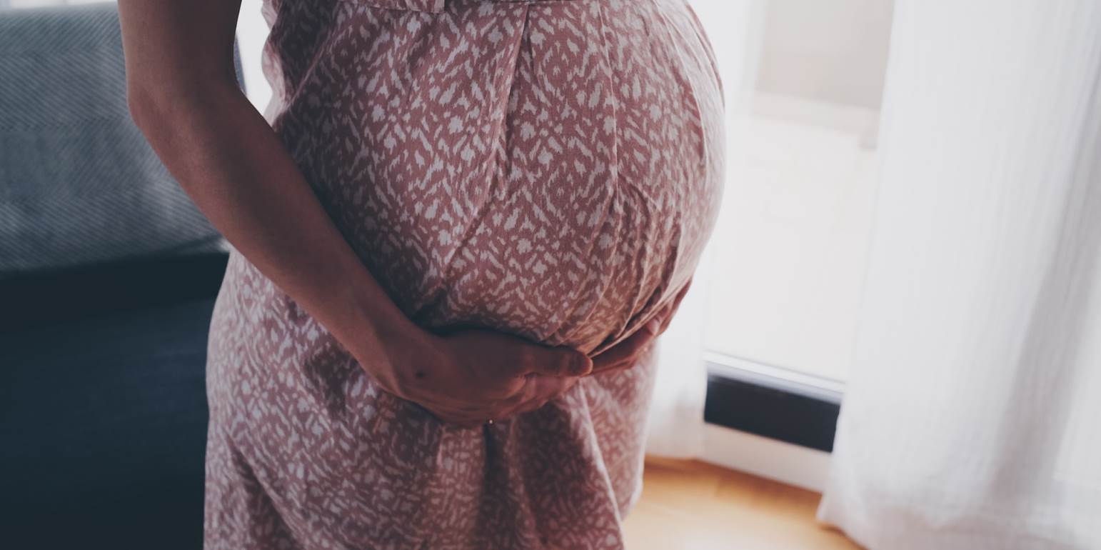 Έρευνα: Οι έγκυες που έχουν μολυνθεί με κορωνοϊό έχουν μεγαλύτερο κίνδυνο να γεννήσουν πρόωρα
