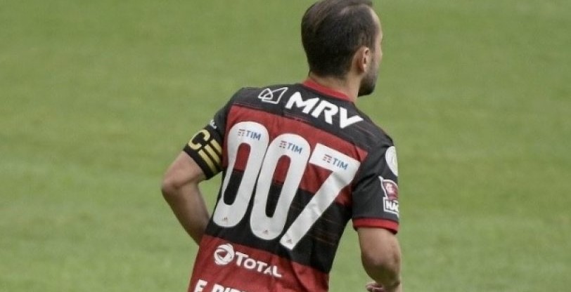 Βραζιλία: Ομάδα τίμησε τη μνήμη του Σον Κόνερι φορώντας φανέλα με το «007» (φωτό)