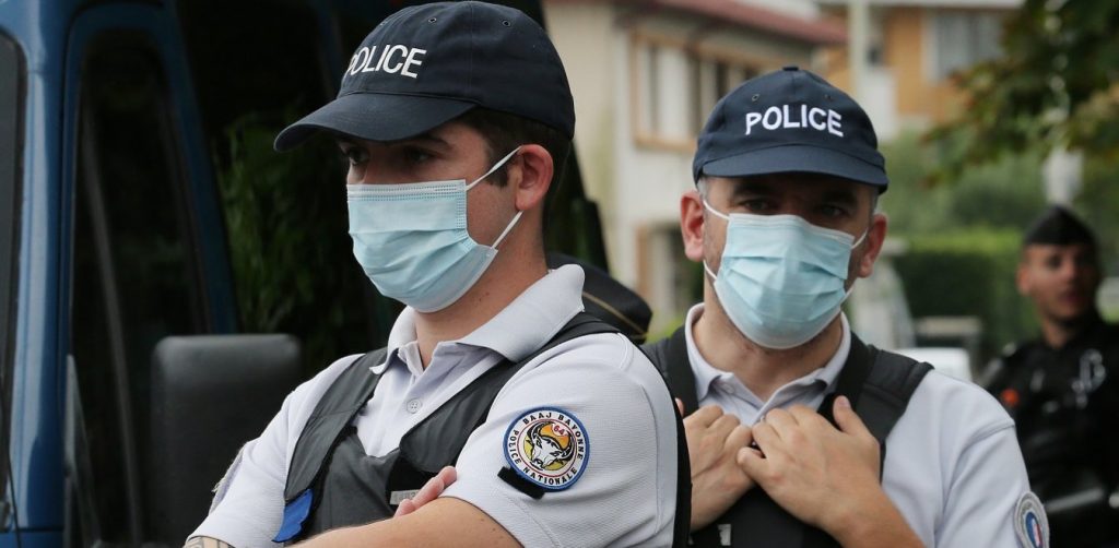 Γαλλία: Συνελήφθη άνδρας που κρατούσε μία ματσέτα κοντά σε σταθμό του μετρό στο Παρίσι