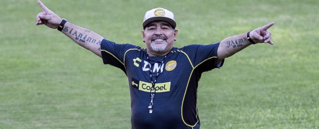 Ντιέγκο Μαραντόνα: Ανατροπή σύμφωνα με ΜΜΕ στην Αργεντινή – «Χειρουργείται επειγόντως στον εγκέφαλο»