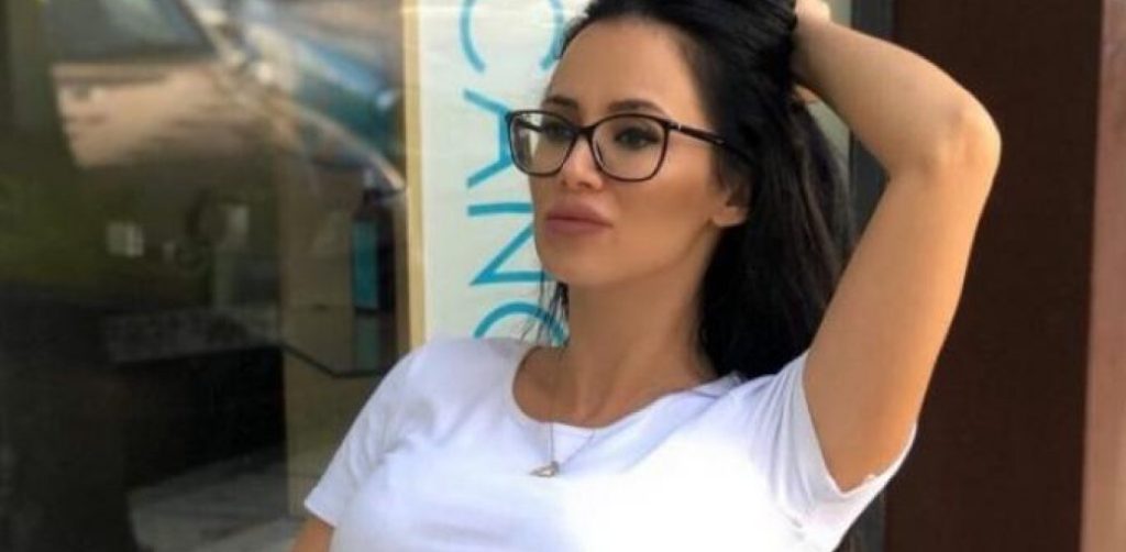 Big Brother: Η Χ.Ορφανίδου δεν έχασε χρόνο – Δείτε την αγκαλιά με τον σύντροφό της (φώτο)