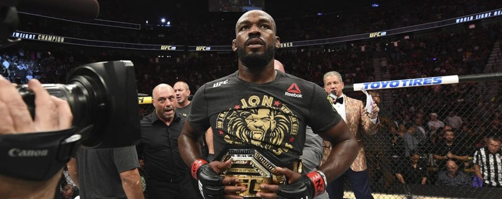 Jon Jones: O καταξιωμένος μαχητής του MMA κυνήγησε με καραμπίνα τον άνδρα που πήγε να του κλέψει το αμάξι (βίντεο)