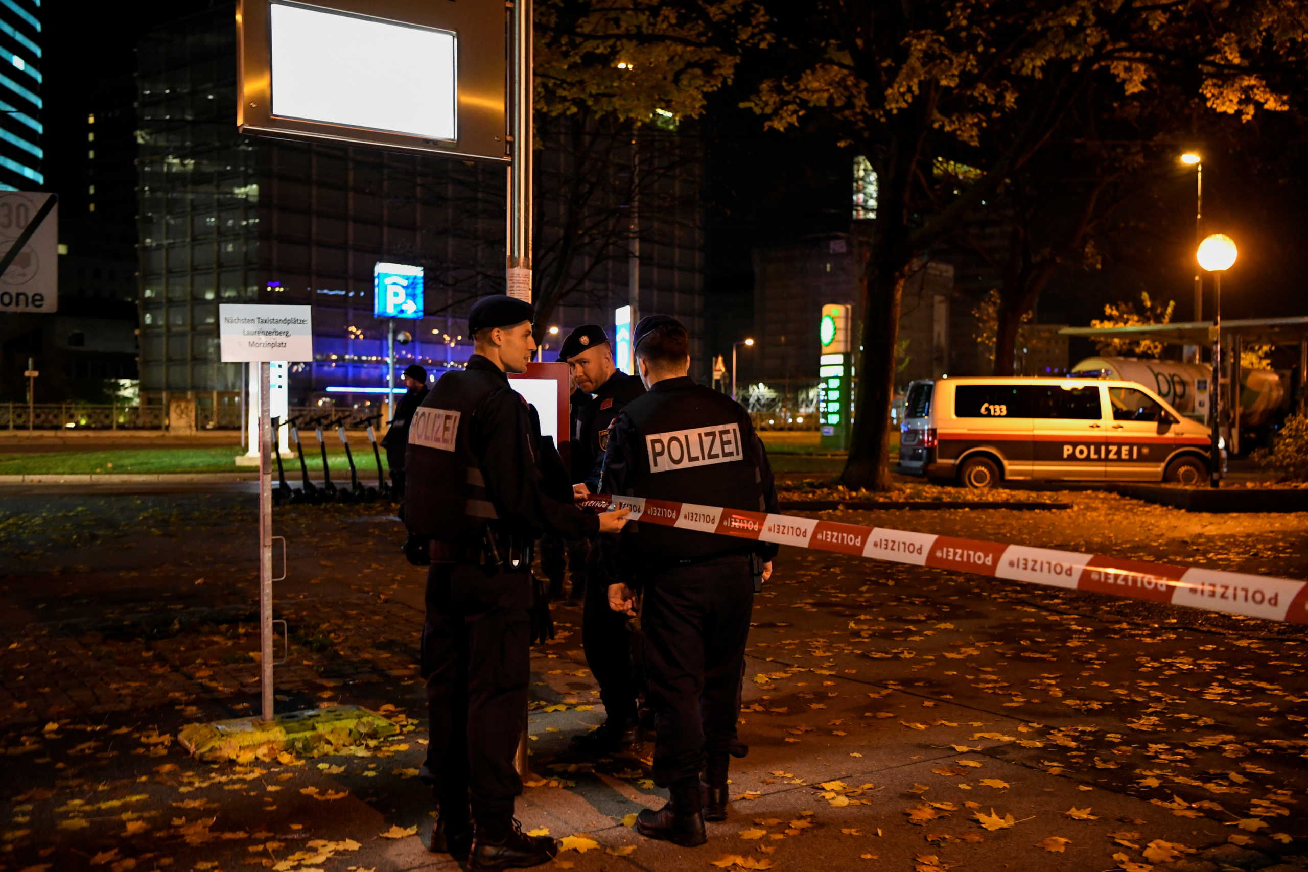 Επίθεση στη Βιέννη: Γνωστός στις αρχές ο 20χρονος τρομοκράτης – Τον είχαν συλλάβει αλλά αποφυλακίστηκε σε επτά μήνες