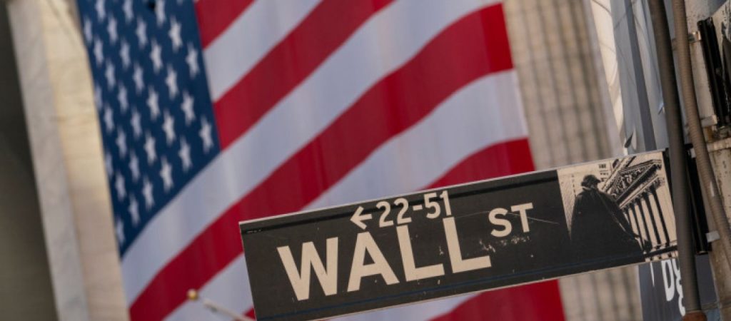 Άνοδος στη Wall Street παρά το ότι είναι ημέρα εκλογών