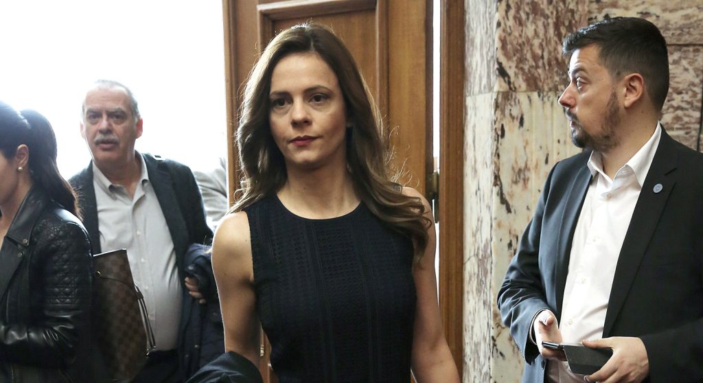 Ε.Αχτσιόγλου: «Η κυβέρνηση προκλητικά χαρακτηρίζει “κοινωνικά δίκαια” τα μέτρα»