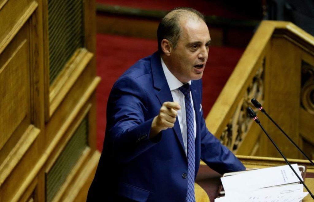 Κ.Βελόπουλος: «Κλείνοντας τη χώρα σκοτώνετε την οικονομία – Θα χαθούν 700.000 θέσεις στην εστίαση»