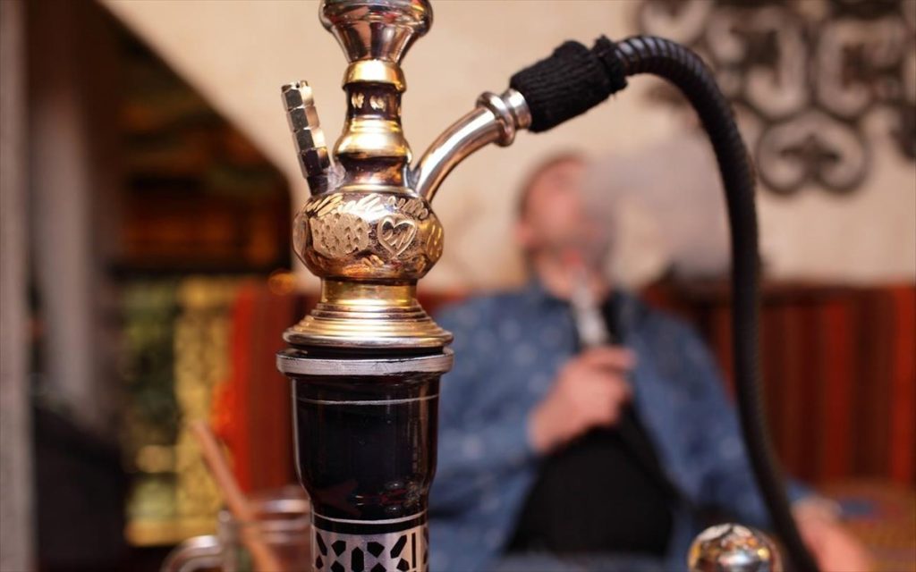 Θεσσαλονίκη: Κάνουν κατ’ οίκον διανομή… ναργιλέ