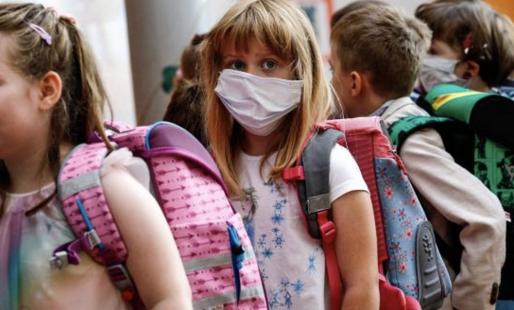 Οι κωδικοί των SMS για να πηγαίνετε τα παιδιά σας στο σχολείο