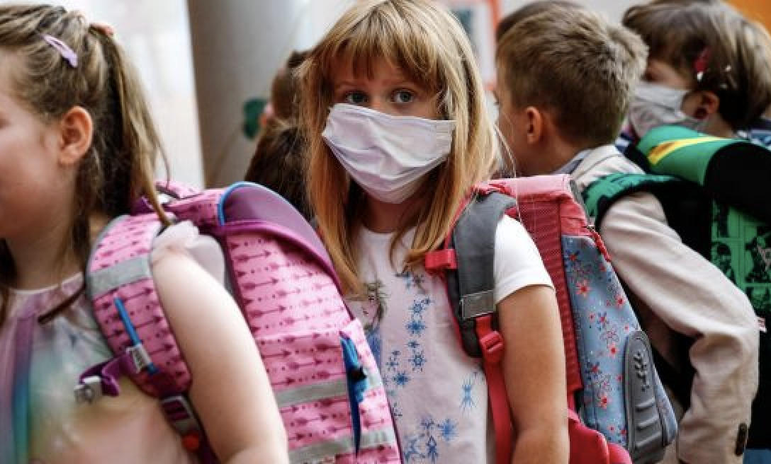 Οι κωδικοί των SMS για να πηγαίνετε τα παιδιά σας στο σχολείο