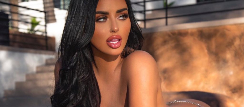 Abigail Ratchford: Το προφίλ της στο Instagram αποτελεί το… φάρμακο για την καραντίνα (φώτο)