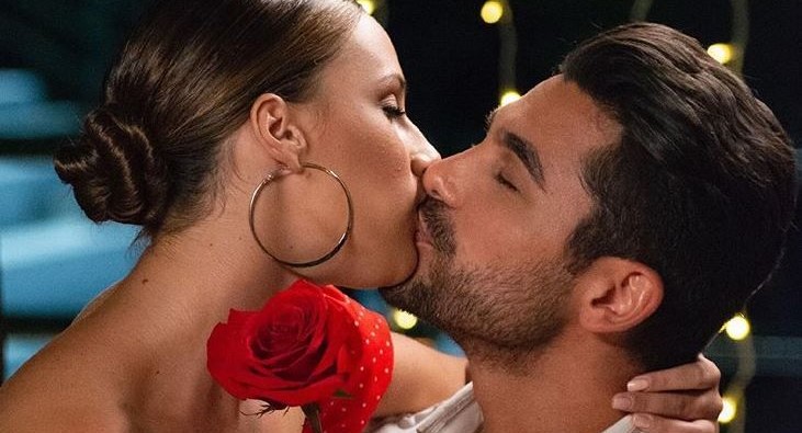 «Τα μισά να μας έκανε»: Η Αντζελίνα κατέστρεψε το τριαντάφυλλο συμπαίκτριας (βίντεο)