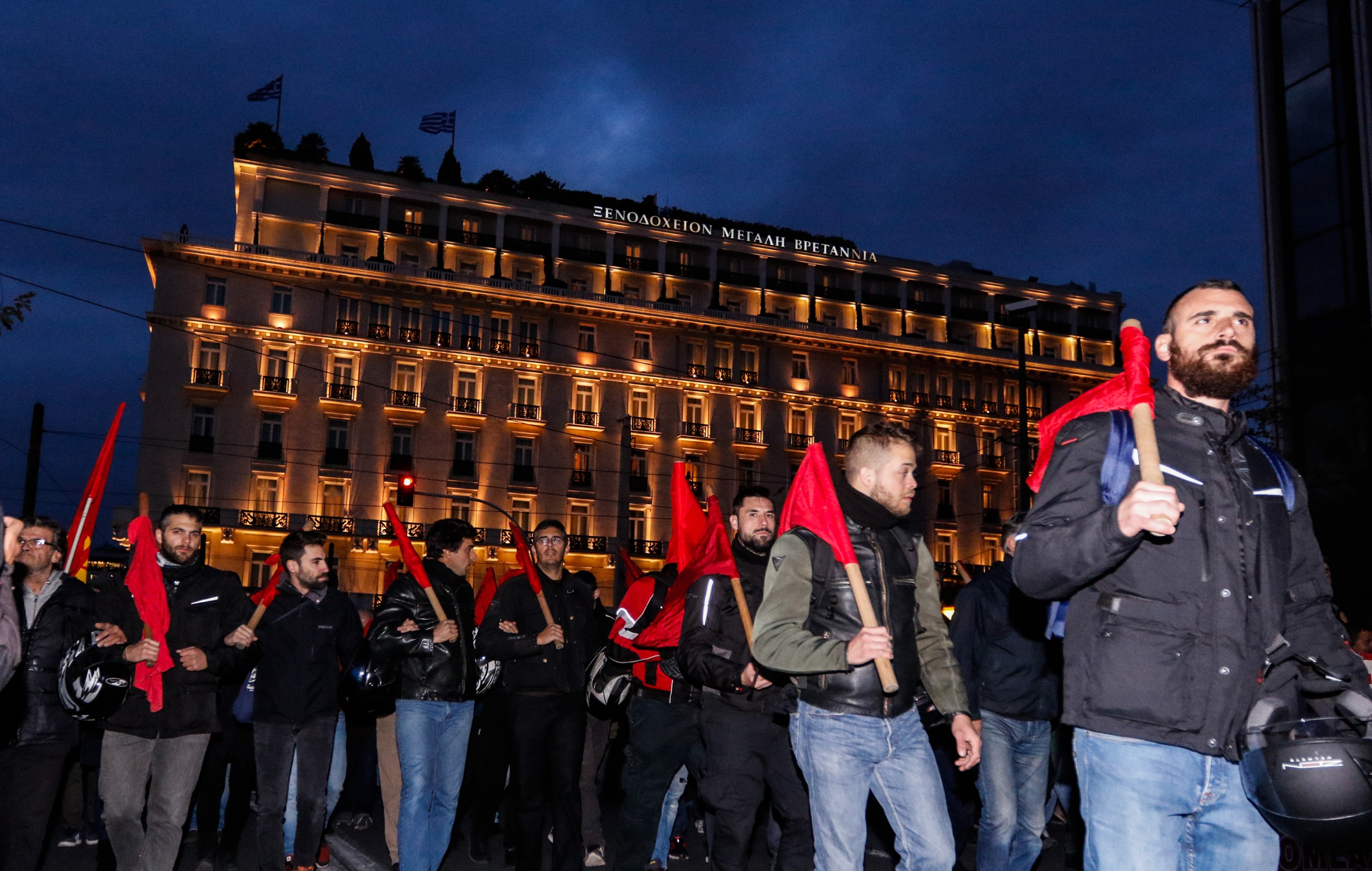 Lockdown μόνον για πατριώτες, επιχειρήσεις και εκκλησίες – Ετοιμάζουν την πορεία για το Πολυτεχνείο