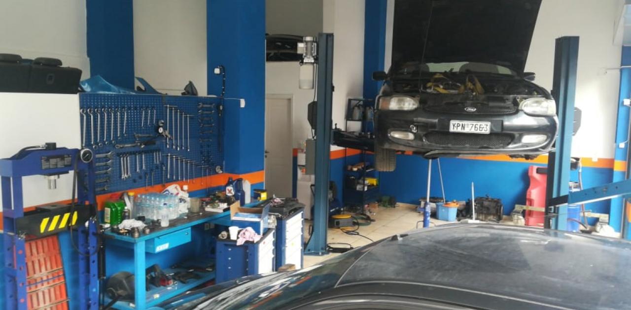 Ανοιχτά τα συνεργεία και τα βενζινάδικα παρά το lockdown